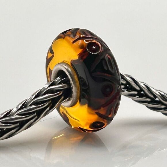 TROLLBEADS Rare Carved Amber Slim Disc LAA 925S NEW! Brown & Golden - Picture 6 of 7
